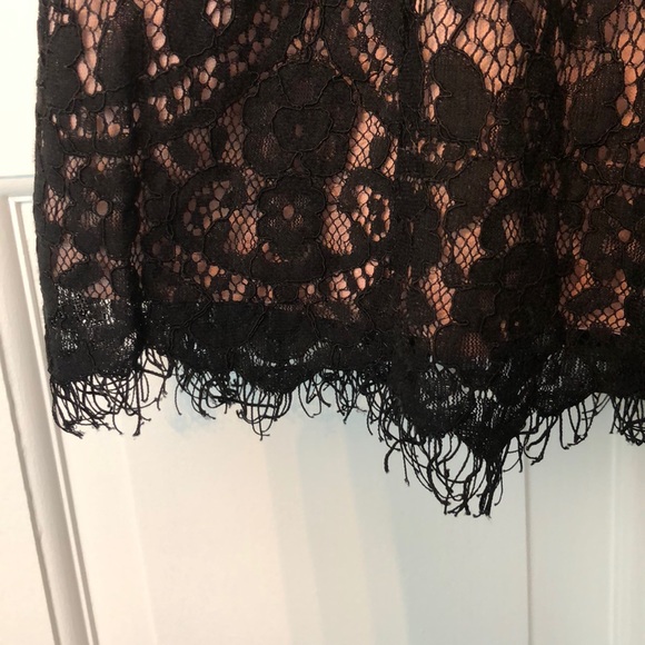 Raw edge lace v-neck mini dress with blush lining - Picture 4 of 5